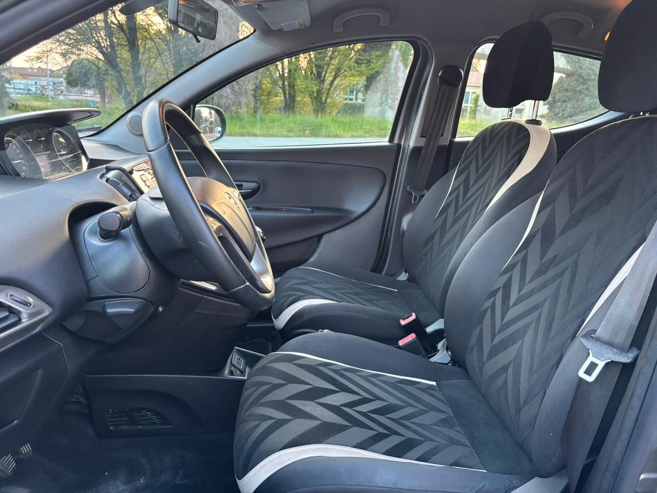 Lancia Ypsilon 1.2 69 CV 5 GPL Ecochic Gold 2017