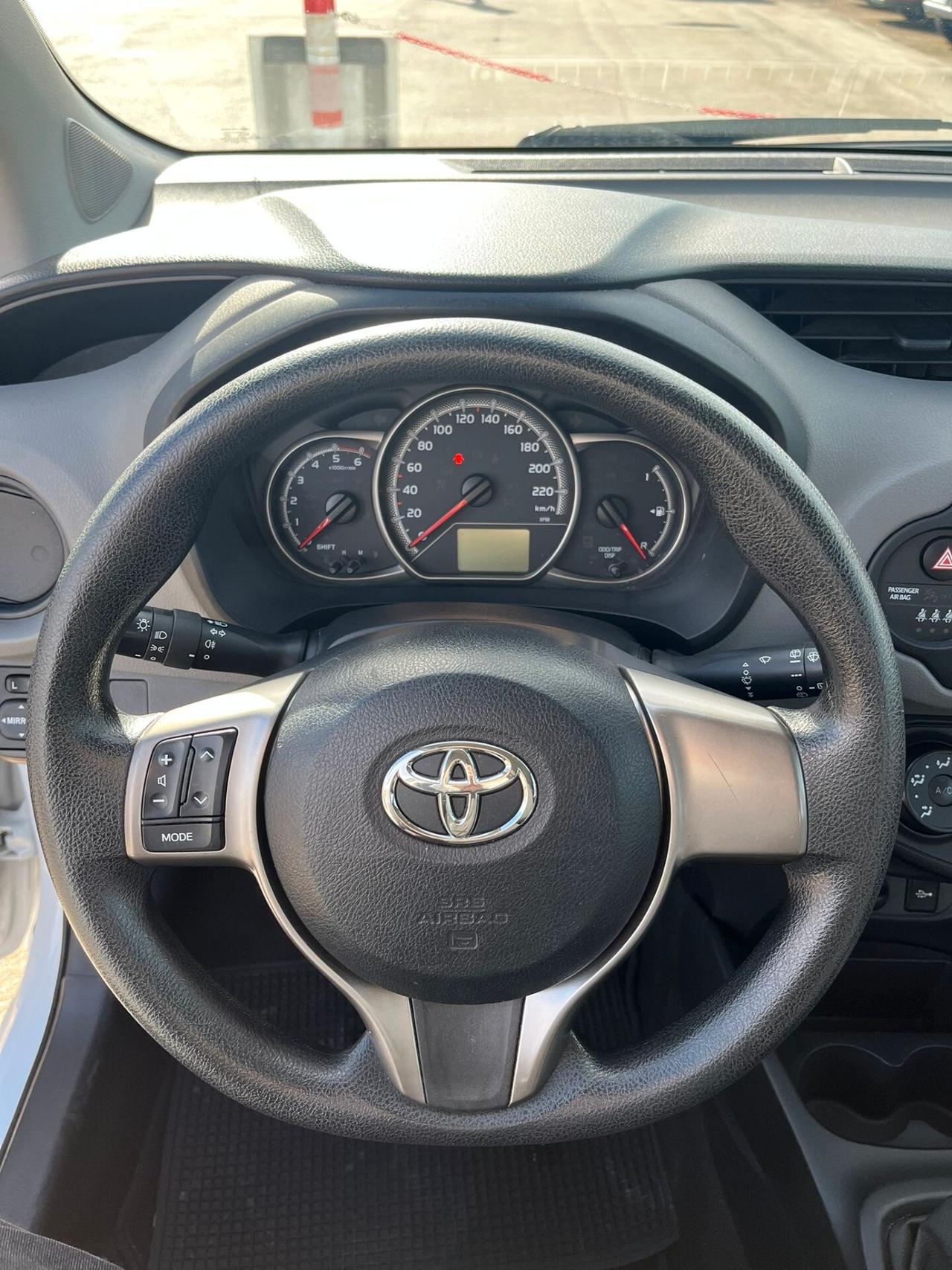 Toyota Yaris 1.4 D-4D 5 porte Lounge