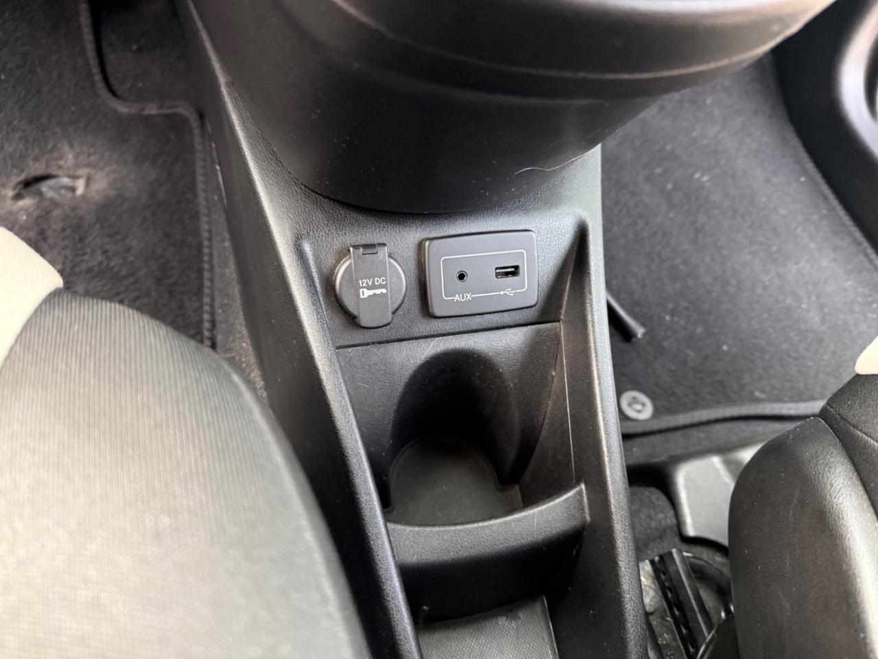 Lancia Ypsilon 1.2 69 CV 5 porte Unyca limited edition