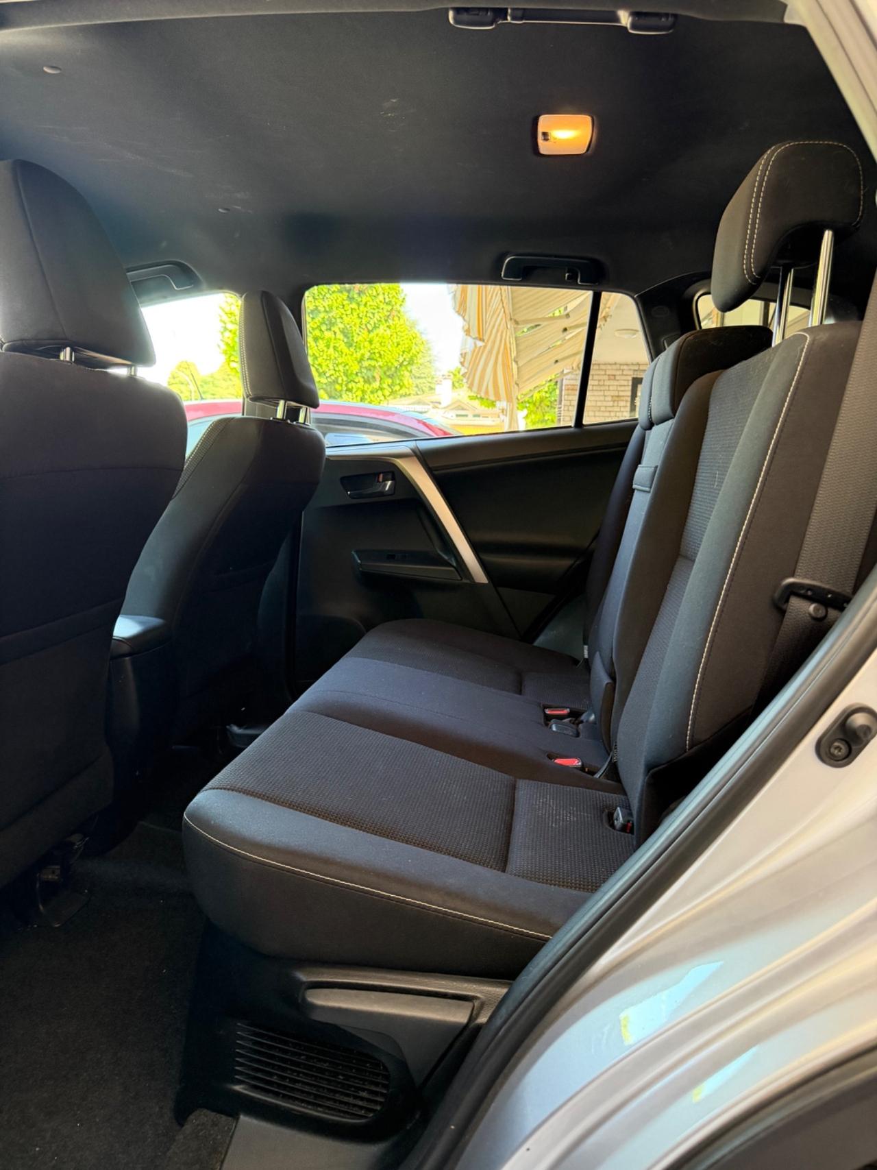 Toyota RAV 4 RAV4 2.5 HYBRID 2WD LOUNGE