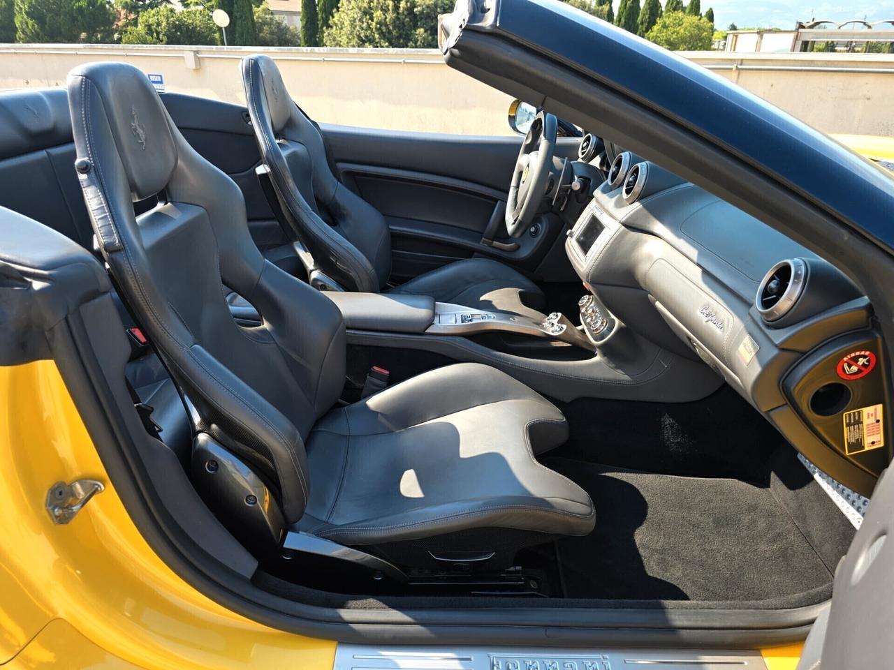 Ferrari California DCT Giallo Triplo Strato