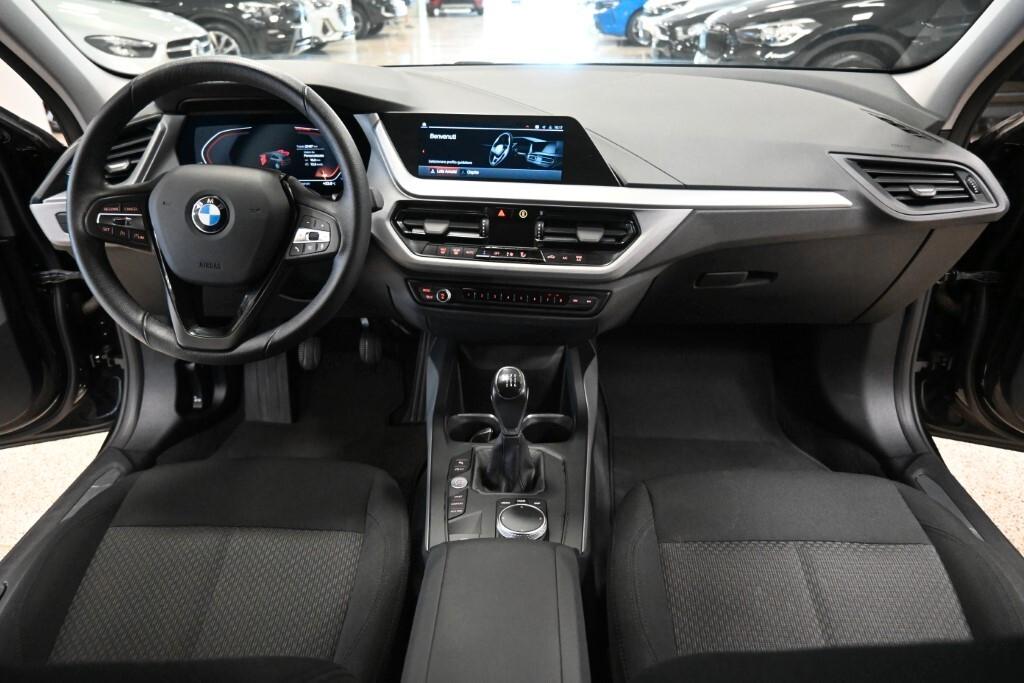Bmw 116 116D 6M BUSINESS ADVANTAGE ( FARI LED - COCKPIT PDC NAVI MIRROR CRUISE ) KM 23000
