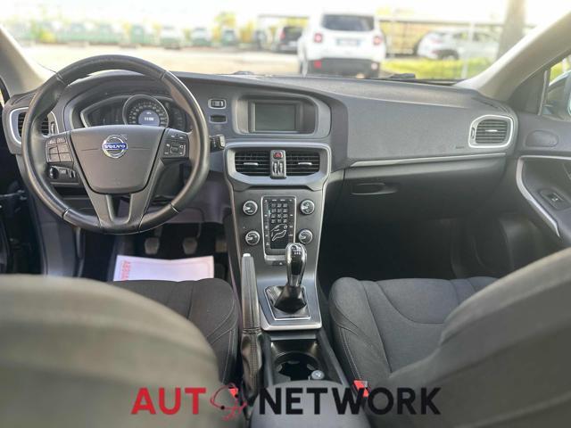 VOLVO V40 D2 1.6 Momentum