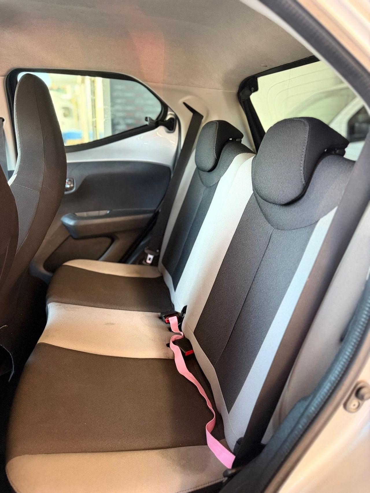 Toyota Aygo 1.0 VVT-i 69 CV 5 porte x-play