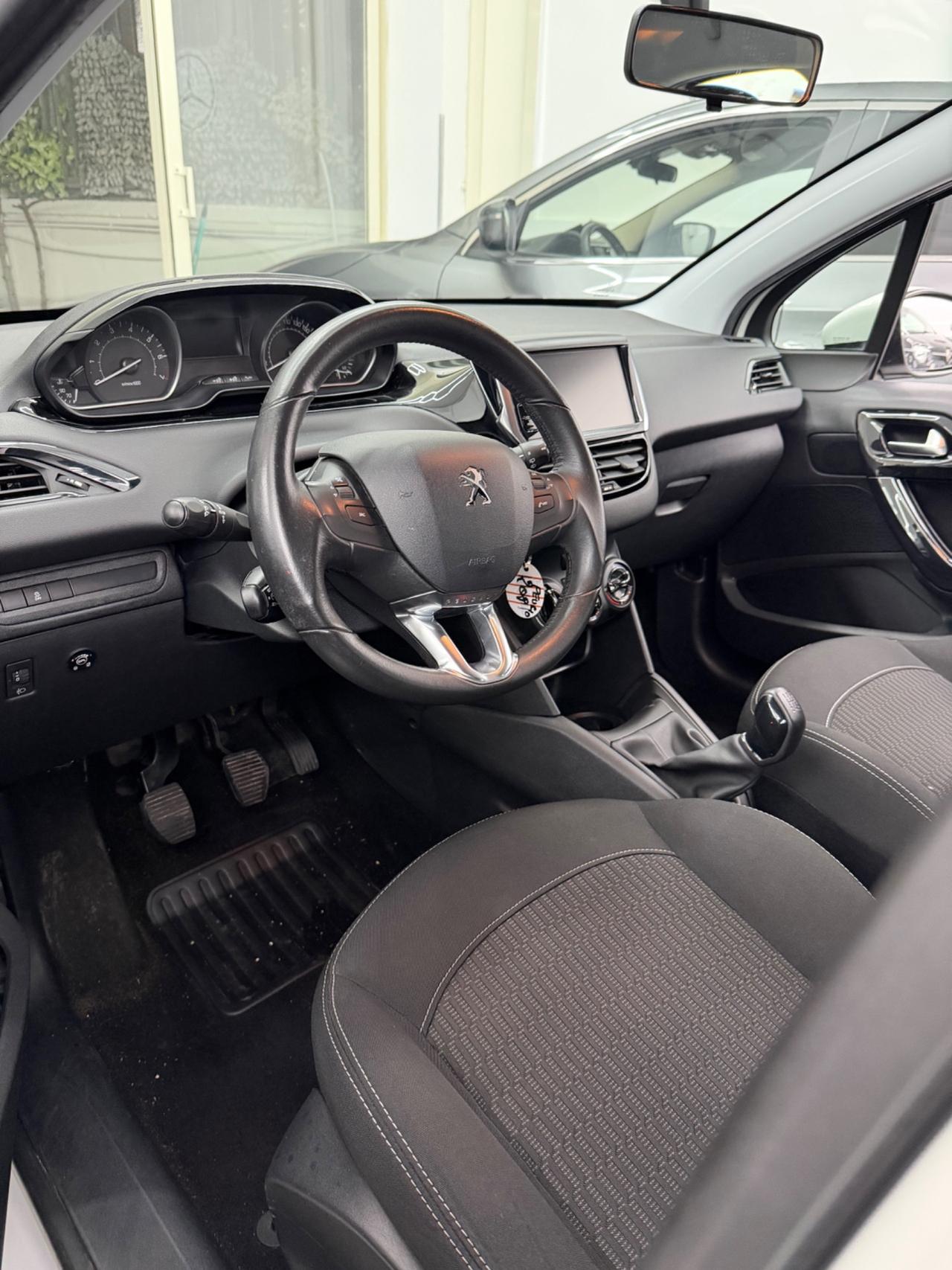 Peugeot 208 PureTech 82 5p. GPL Allure