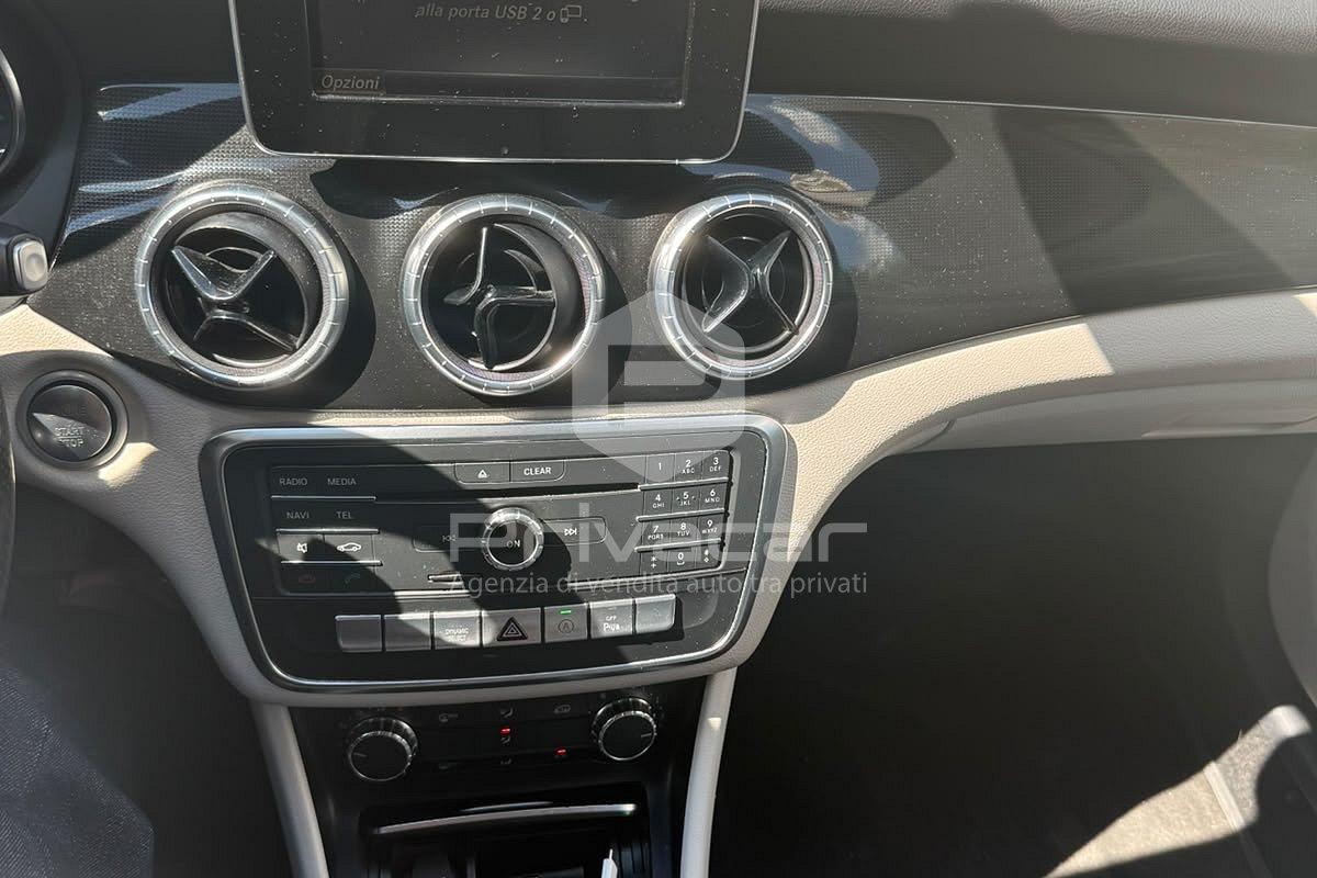 MERCEDES CLA 200 d Automatic Premium