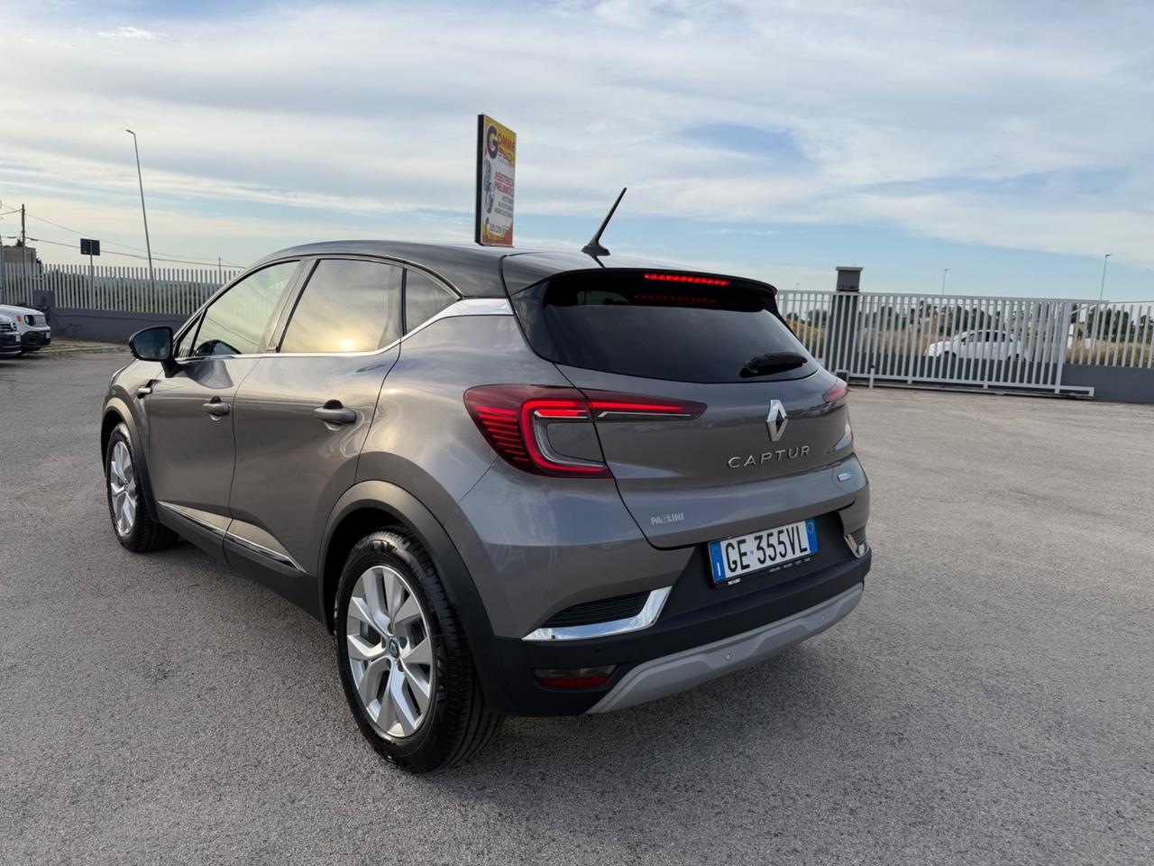 RENAULT CAPTUR FULL HYBRID INTENS FULL LED MY21