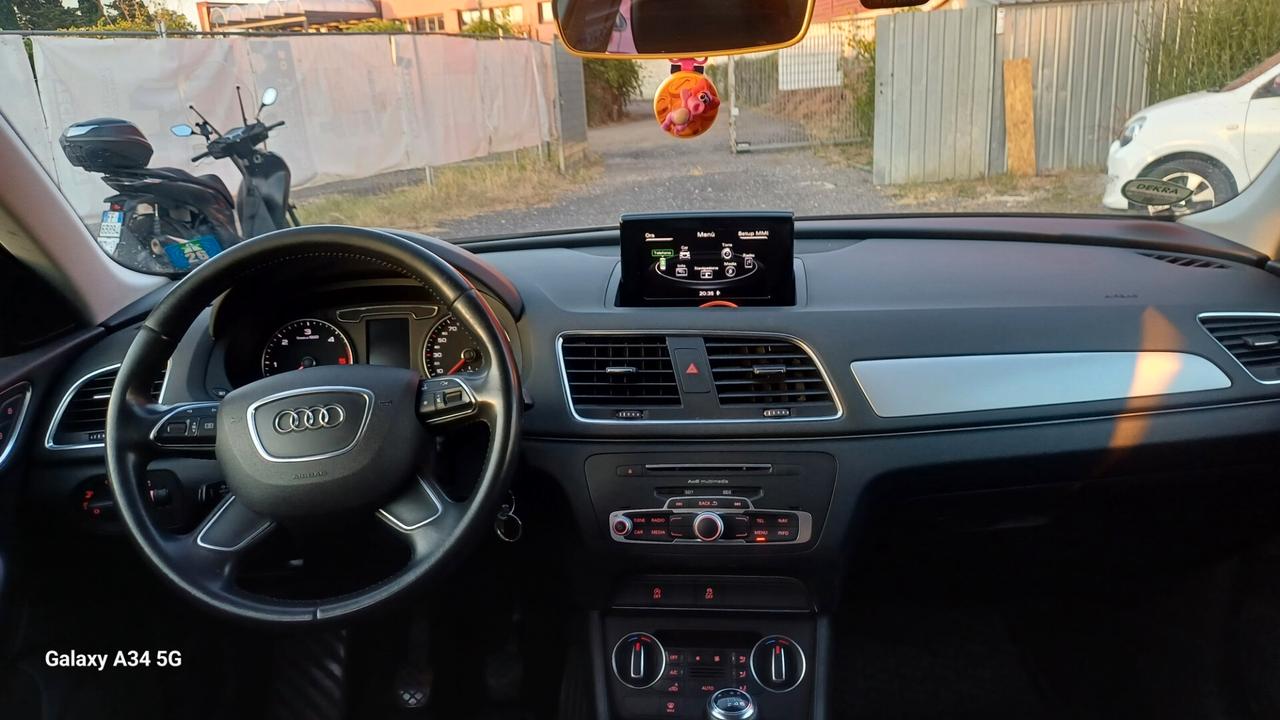 Audi Q3 2.0 TDI 150 CV S Line Esterno