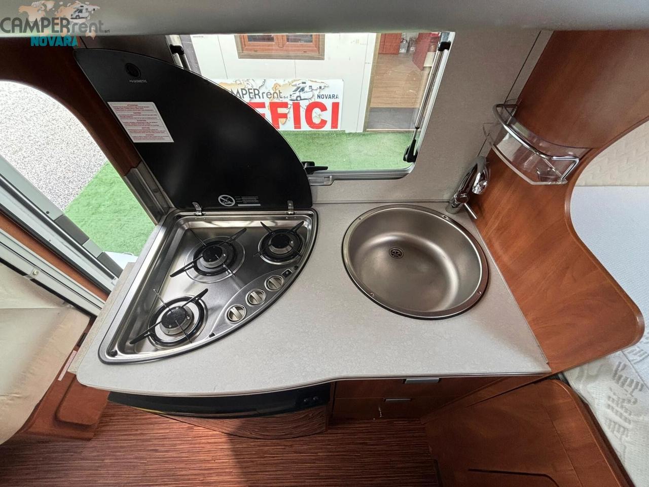 LAIKA ECOVIP 305 TOSCANA EDITION - SEMINTEGRALE COMPATTO 59