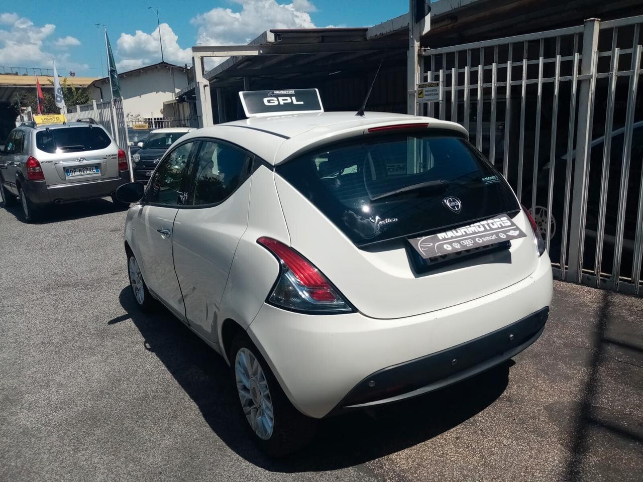 Lancia Ypsilon 0.9 TwinAir 85 CV 5 porte S&S Platinum