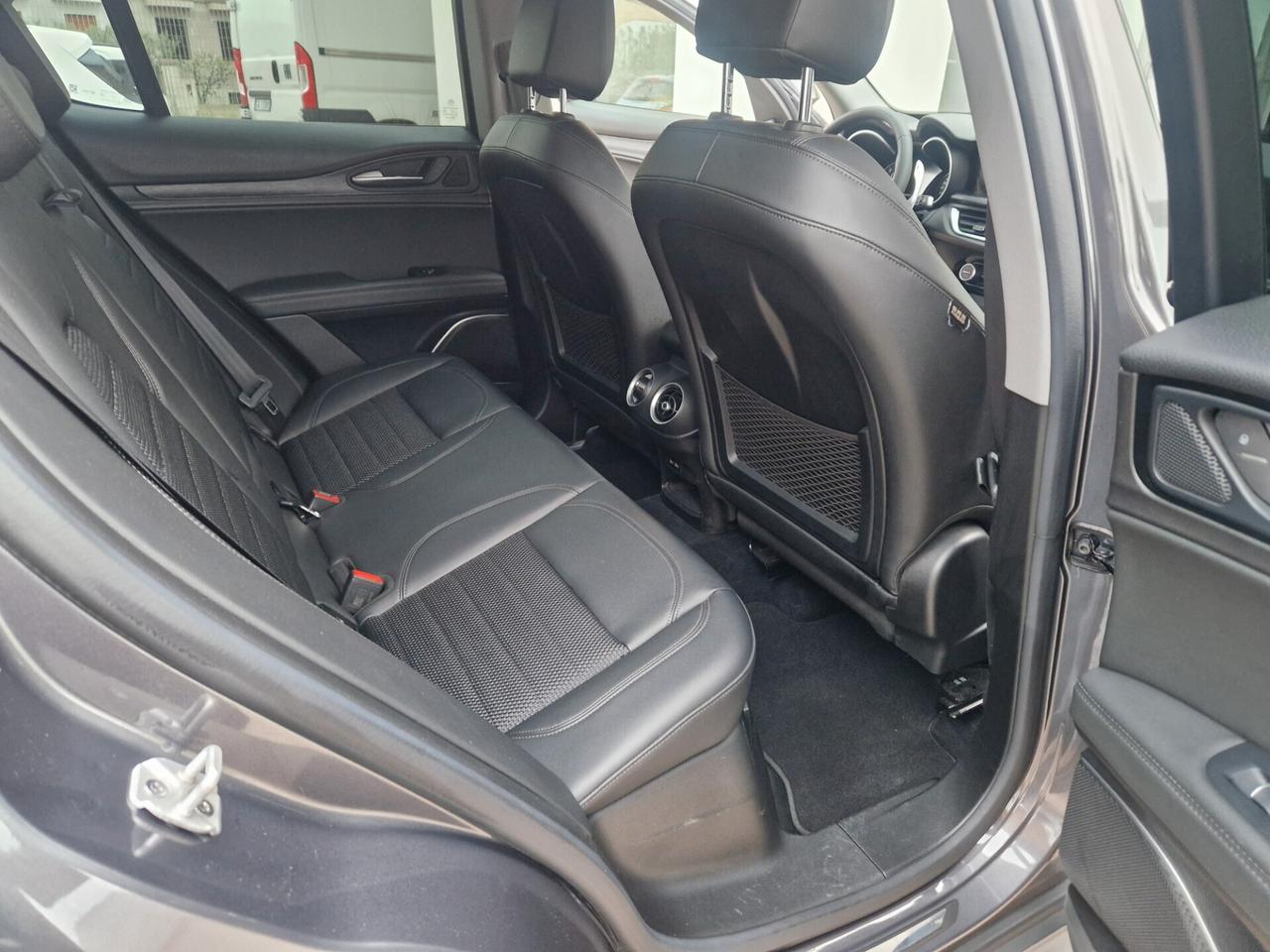 Alfa Romeo Stelvio 2.2 Turbodiesel 210 CV AT8 Q4 B-Tech