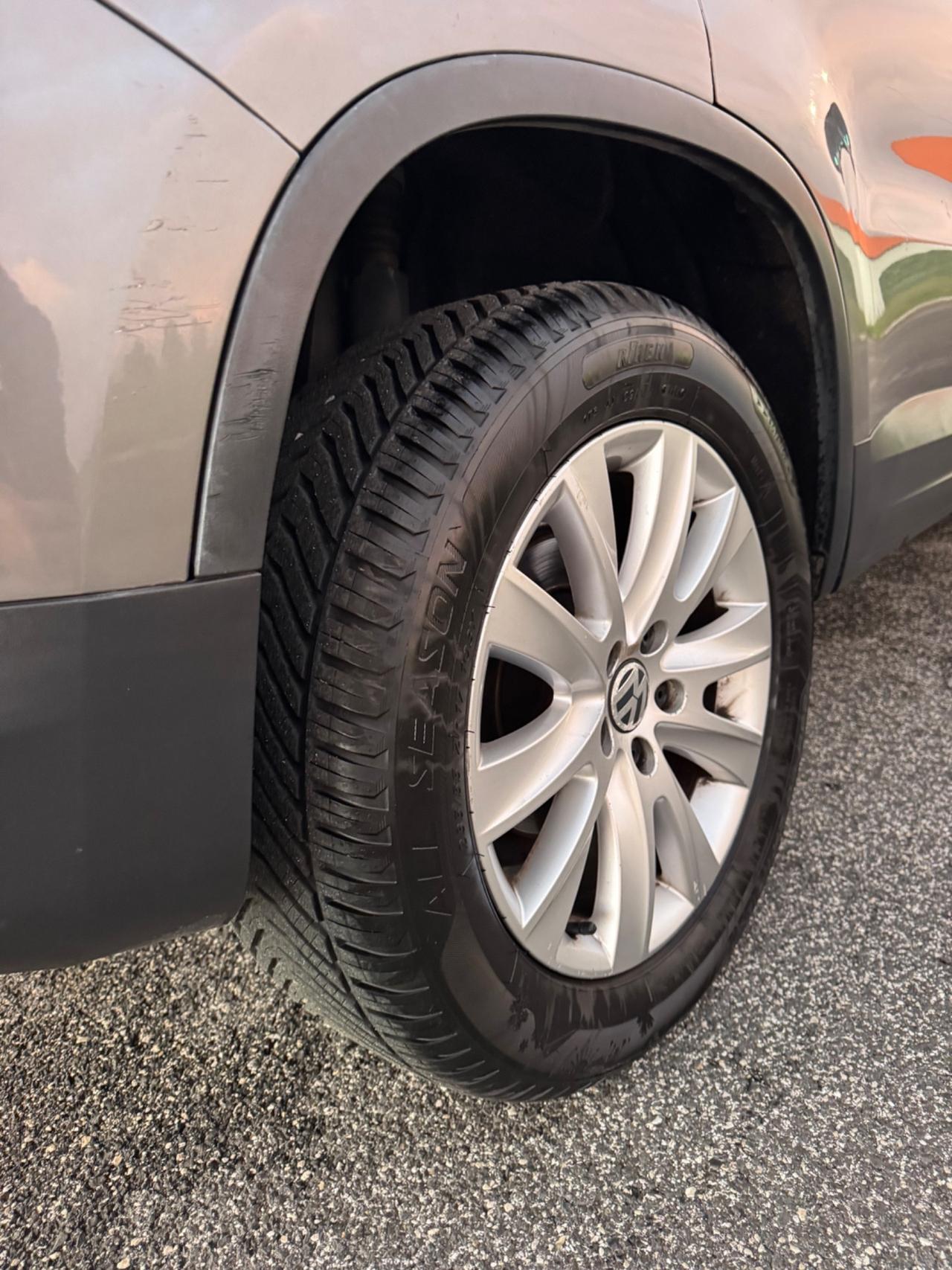 Volkswagen Tiguan 2.0 16V TDI DPF Sport & Style (18°)