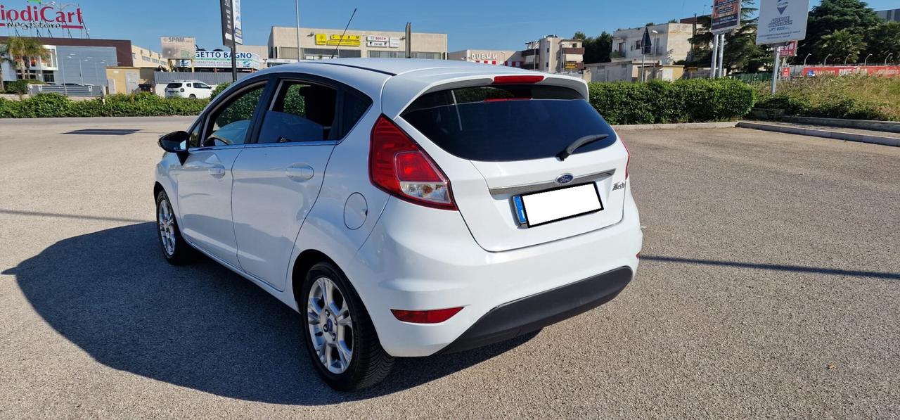 Ford Fiesta 1.2 60CV Black & White Edition 2015
