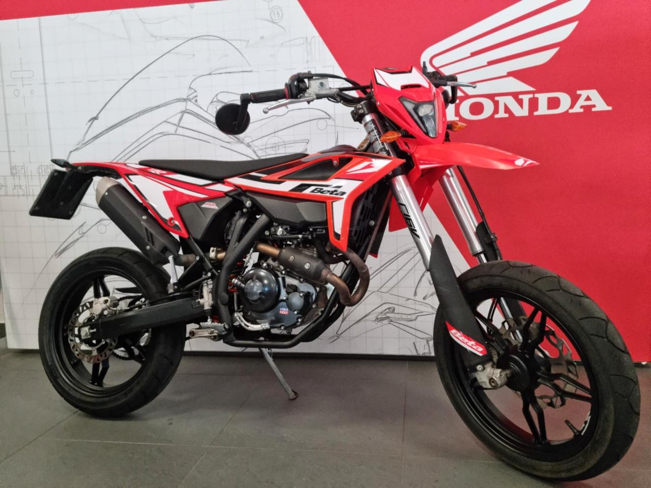 BETA RR 125 4 T- 2023- 8894 KM