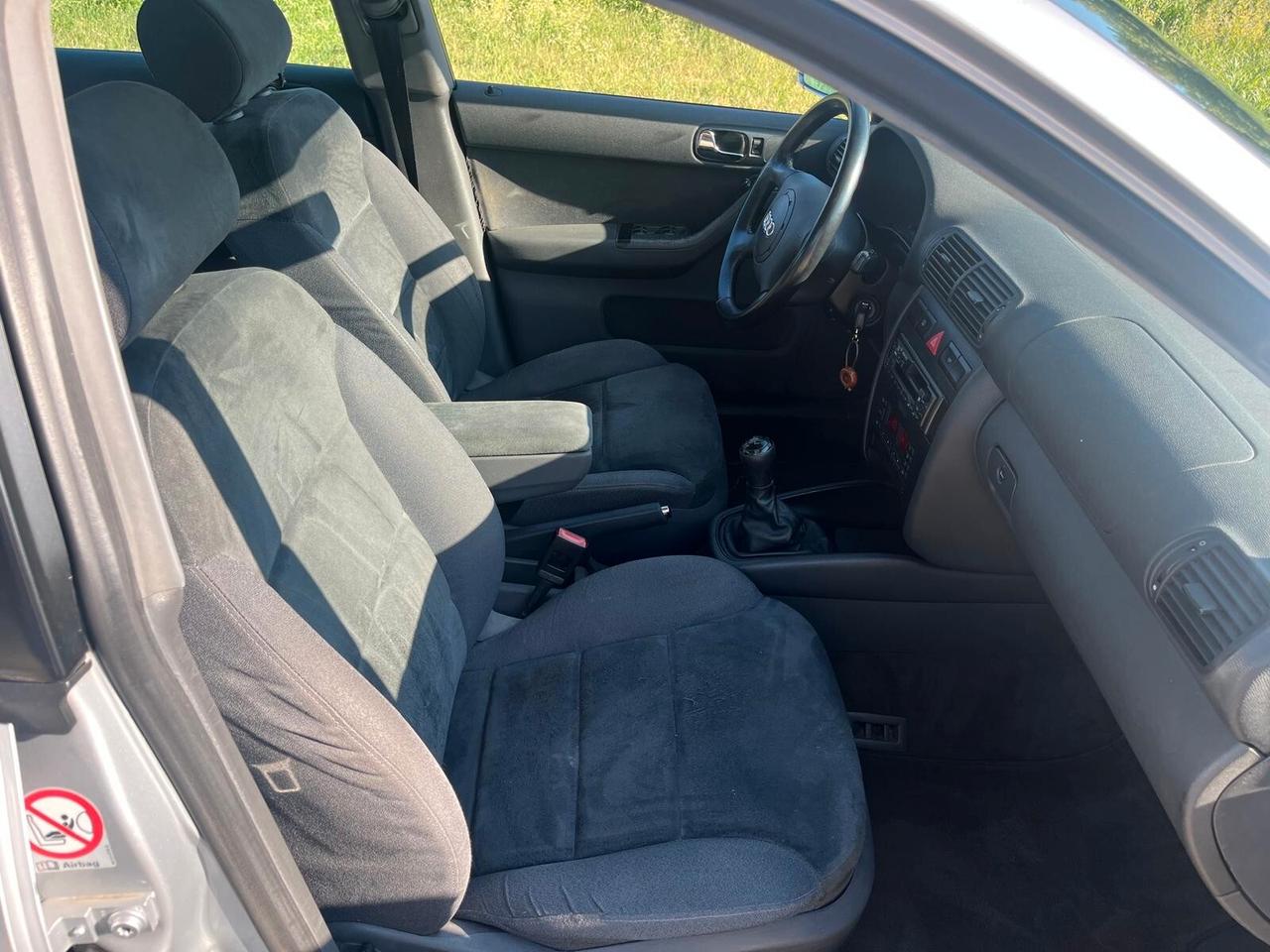 Audi A3 1.8 20V cat 5p. Ambiente