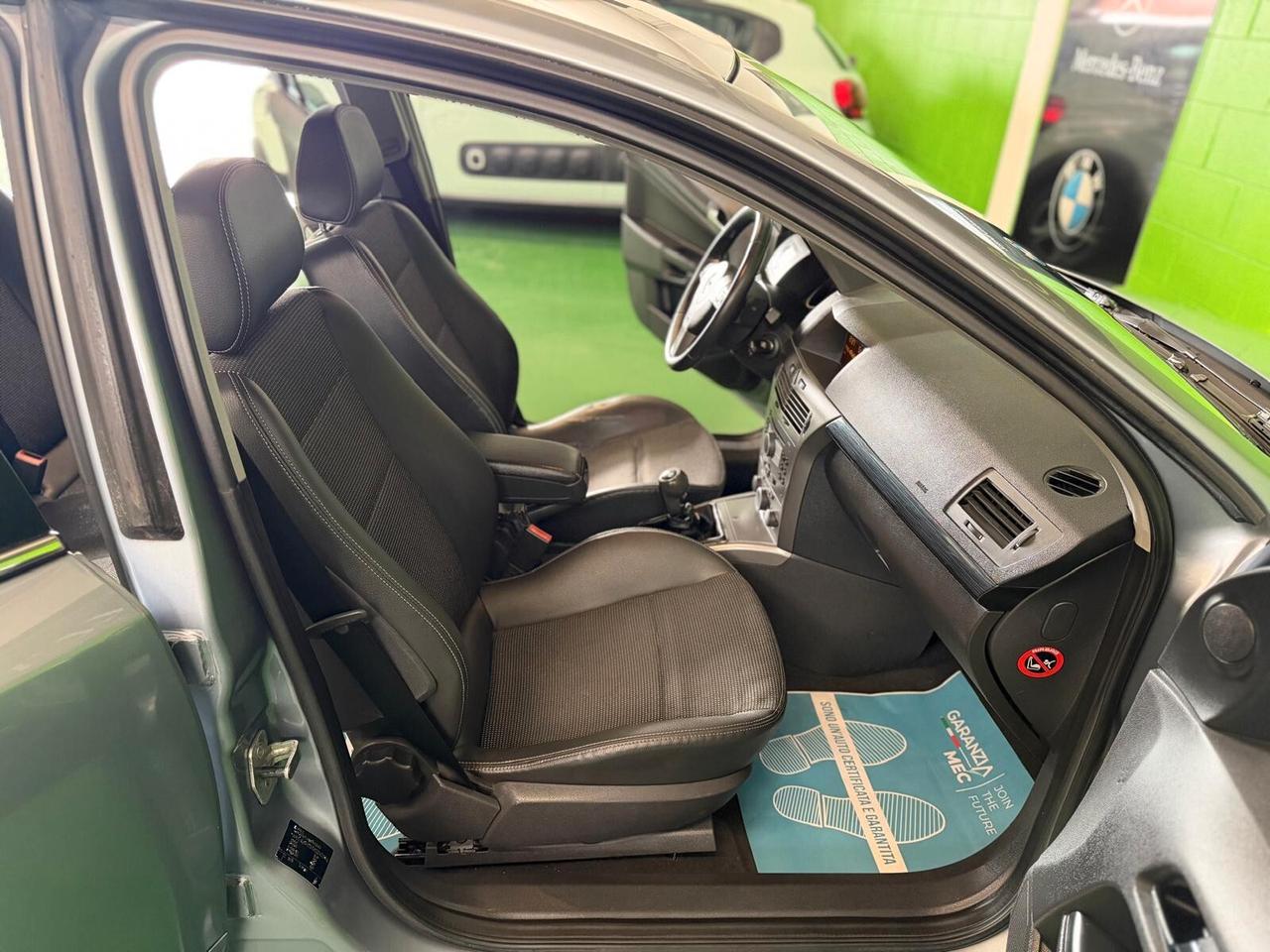 Opel Astra 1.6 16V Twinport 5 porte Cosmo