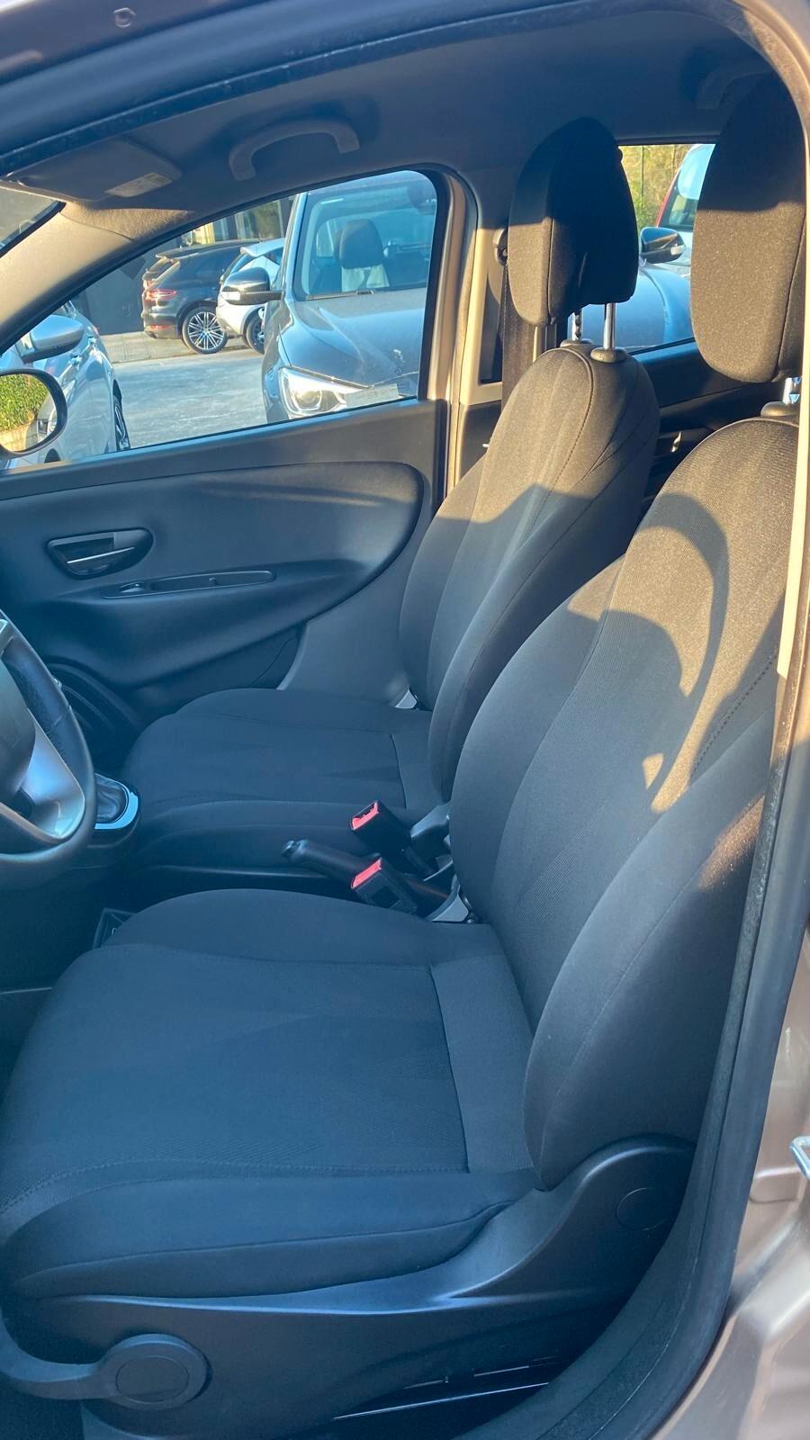 Lancia Ypsilon 1.2 69 CV 5 porte GPL Ecochic Gold