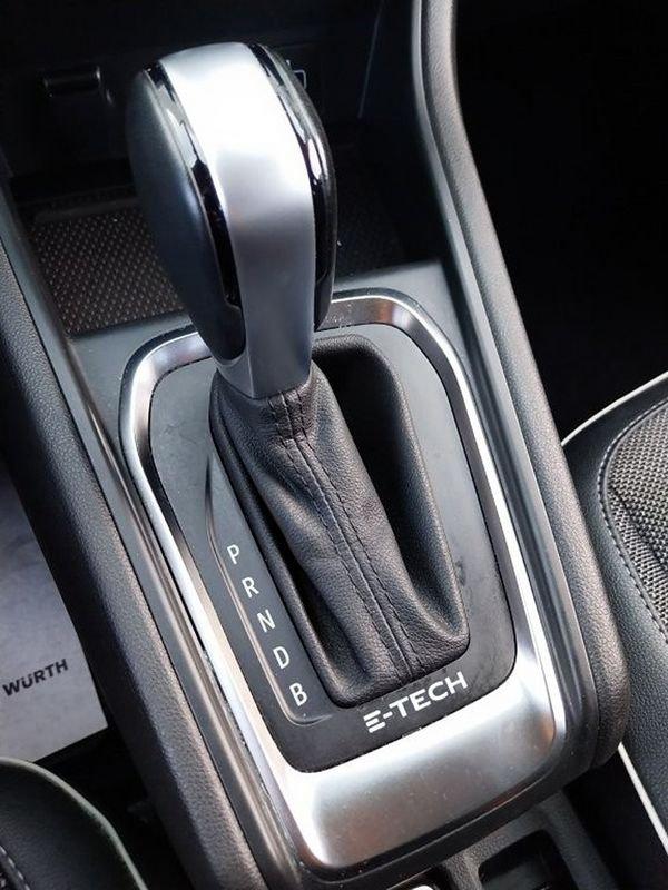 Renault Captur 1.6 E-TECH Hybrid Intens Auto 145cv 1.6 E-Tech hybrid Intens 145cv auto