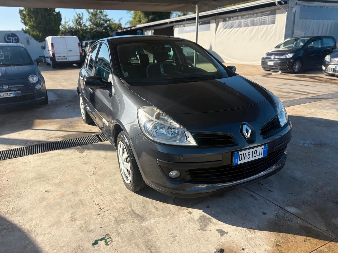 Renault Clio Storia 1.2 16V 5 porte Confort