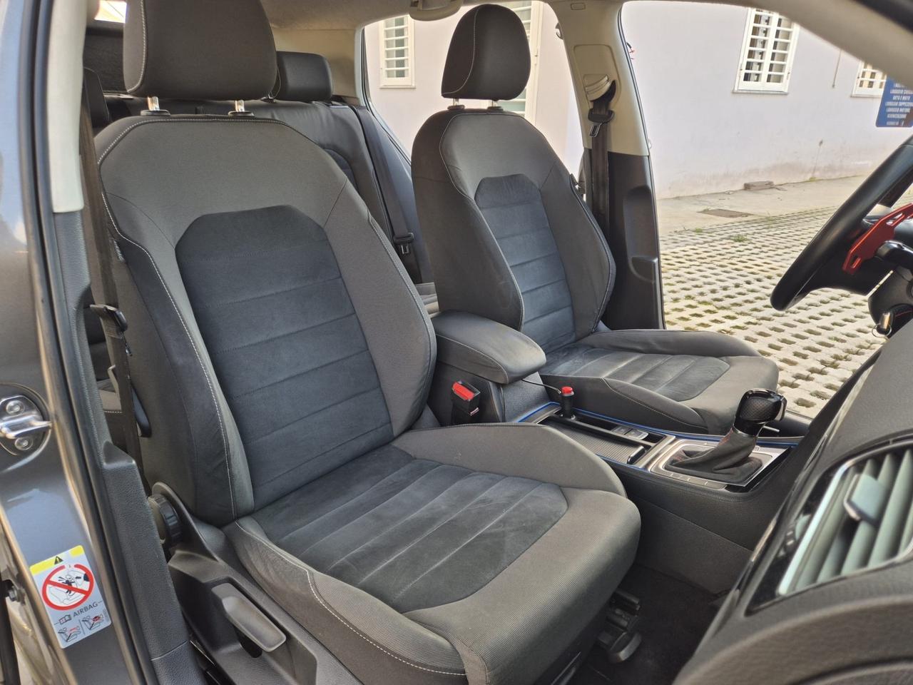 Volkswagen Golf 1.6 TDI DSG 5p. Highline BlueMotion Technology