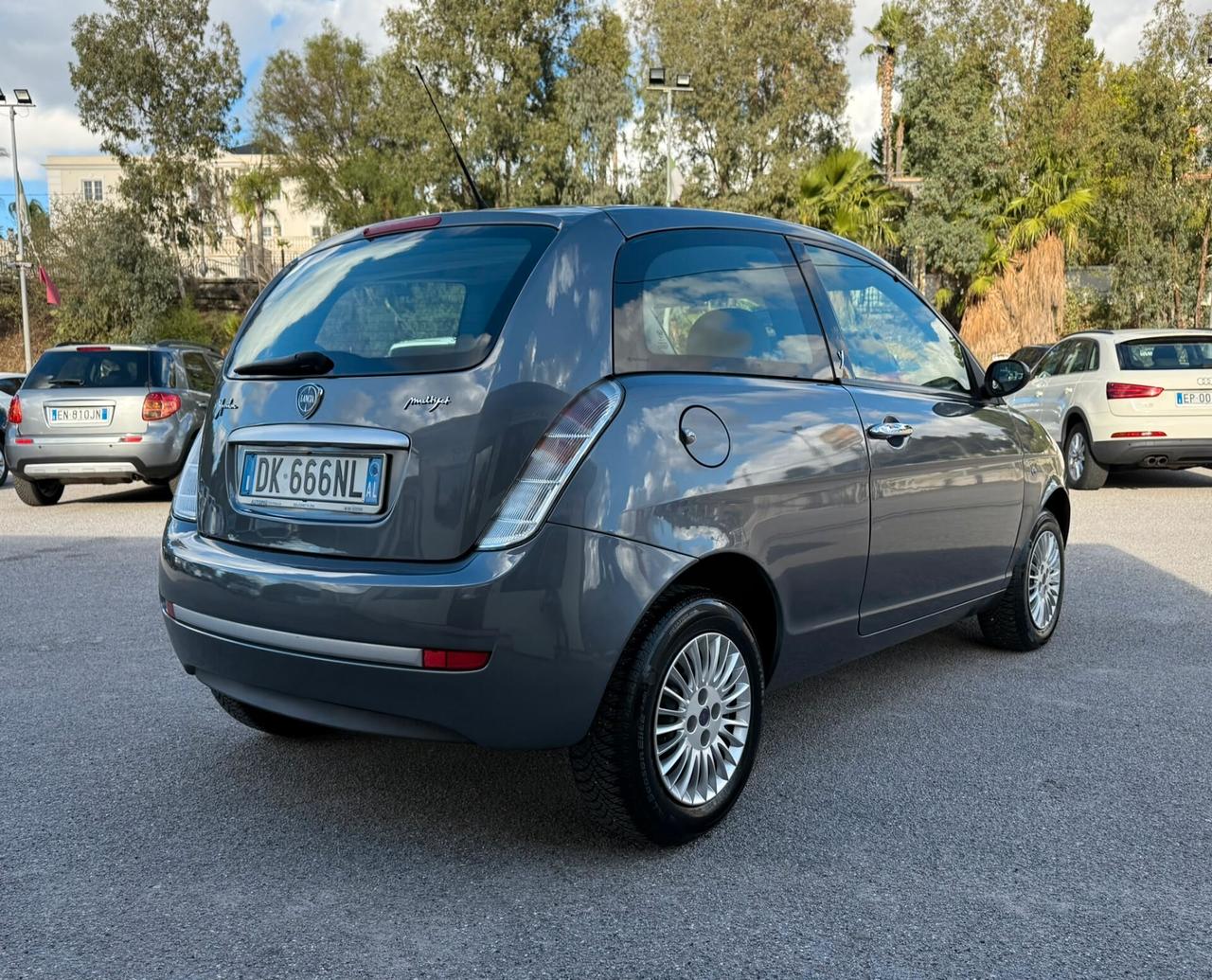Lancia Ypsilon 1.3 MJT 75 CV Argento