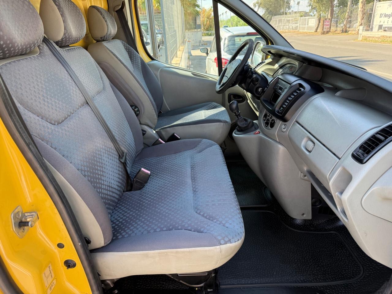 Renault Trafic 2.0 Diesel 115 CV 3 Posti