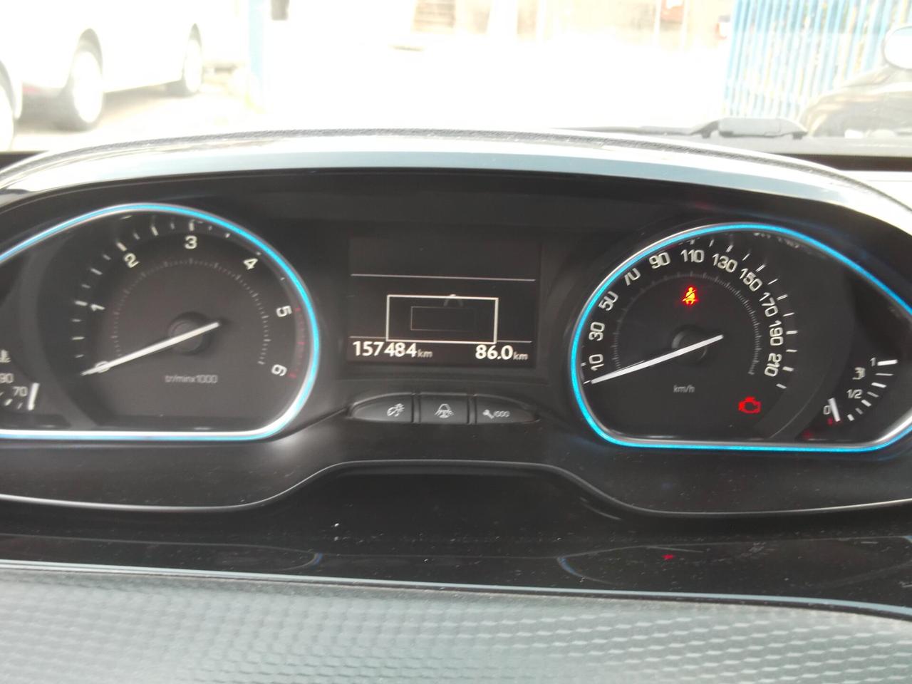 Peugeot 2008 1.6 e-HDi 92 CV Stop&Start Allure - 23