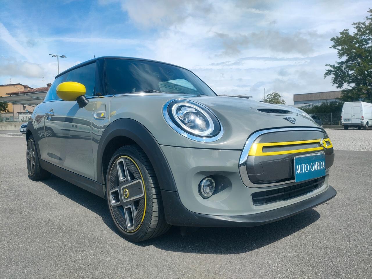 Mini Full Electric Cooper SE NEOPATENTATI