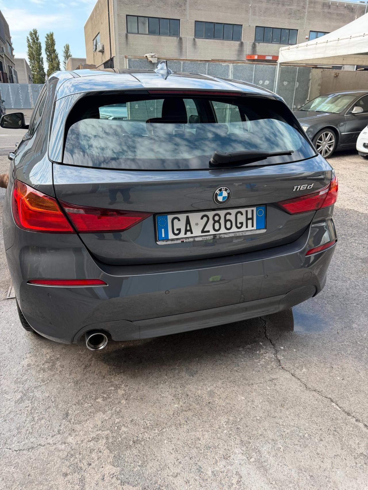Bmw 116 116d 5p. Business Advantage