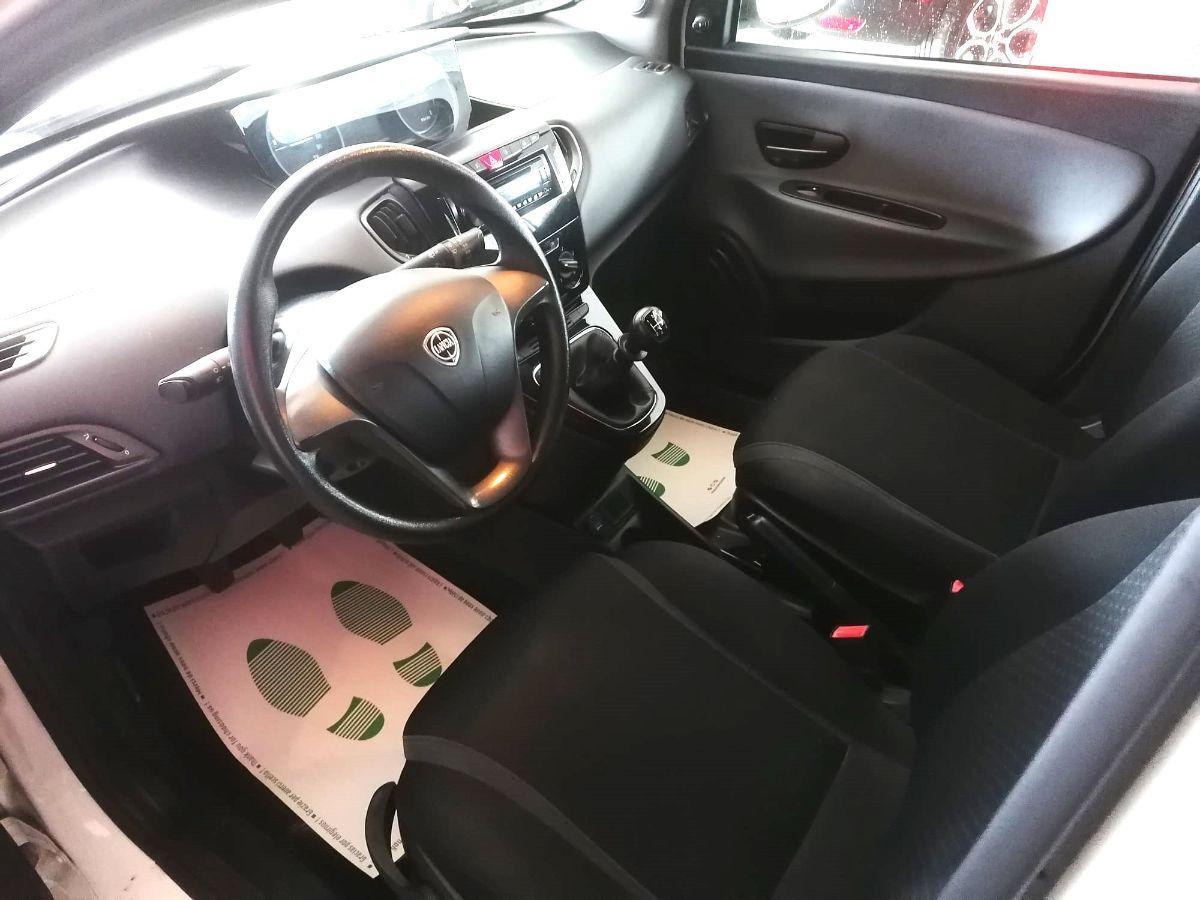 LANCIA - Ypsilon - 1.2 69 CV 5p. Silver