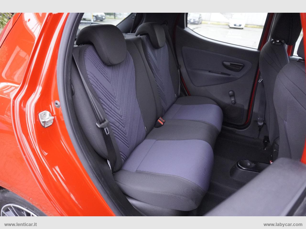 LANCIA Ypsilon 1.0 FireFly S&S Hybrid Eco Gold Adatta a Neopatentati