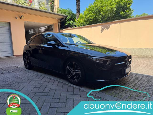 MERCEDES-BENZ A 200 d Automatic Premium