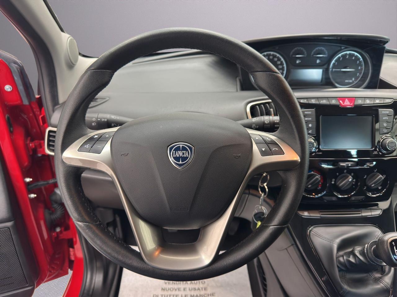Lancia Ypsilon 1.0 FireFly 5 porte S&S Hybrid Ecochic Gold