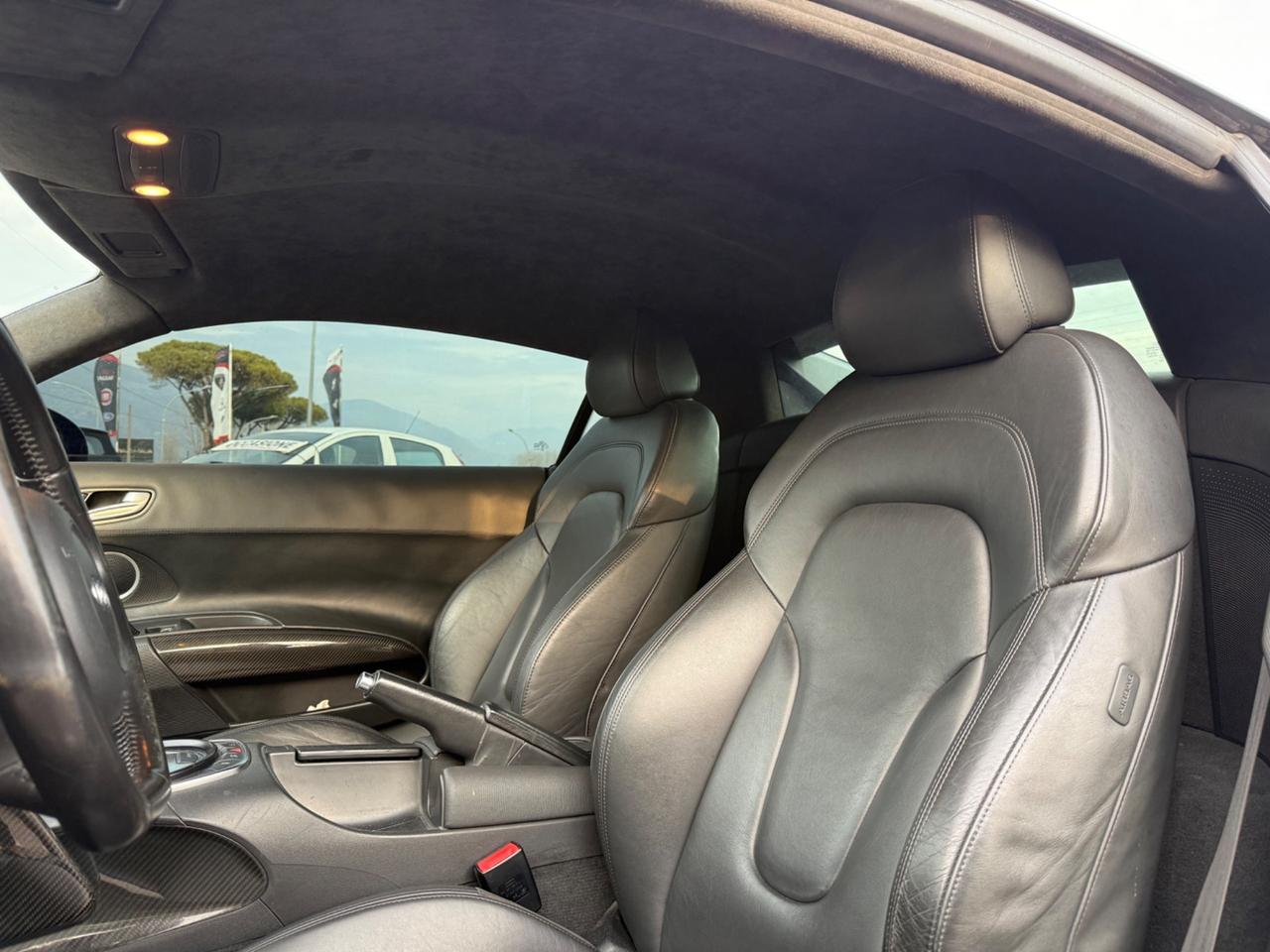 Audi R8 4.2 V8 FSI quattro R tronic