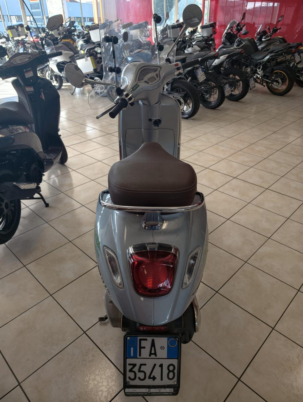 Vespa Primavera 125