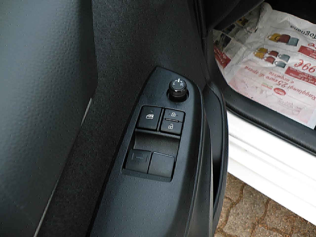 TOYOTA YARIS HYBRID - NOLEGGIO