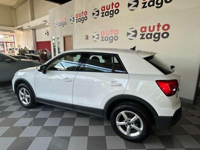 Audi Q2 30 TFSI Business Advanced