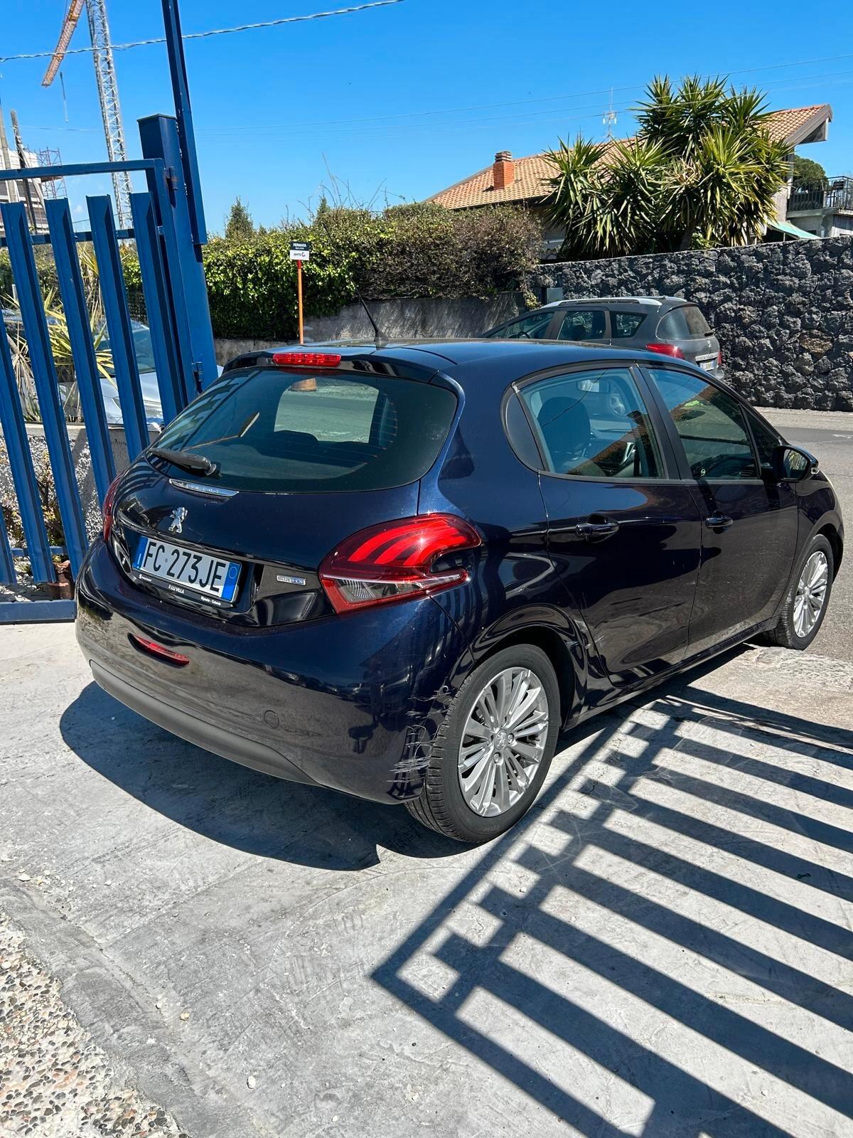 Peugeot 208 BlueHDi 75 5 porte Allure