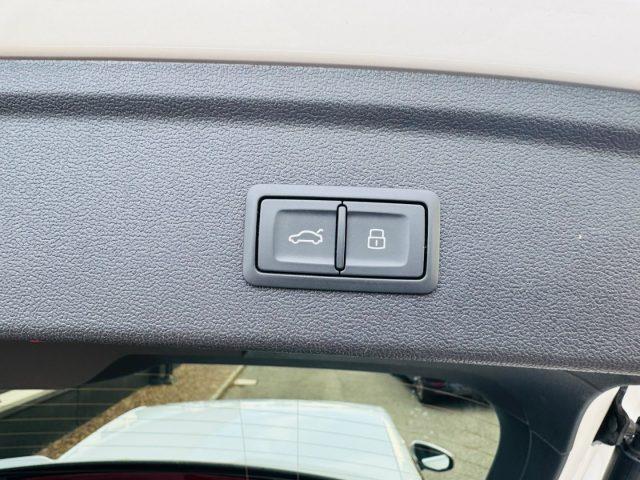 AUDI A3 SPB 35 TDI S tronic S line NAVI - LED - ACC - 19