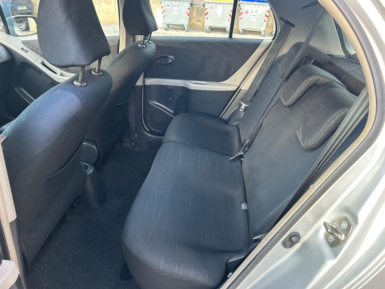 Toyota Yaris 1.3 5 porte cambio Automatico 123000kn