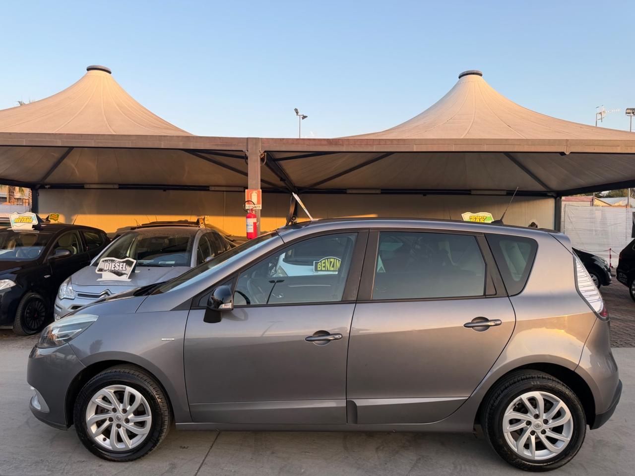Renault SCENIC 1.5 dCi 110CV 2015 - TOM TOM