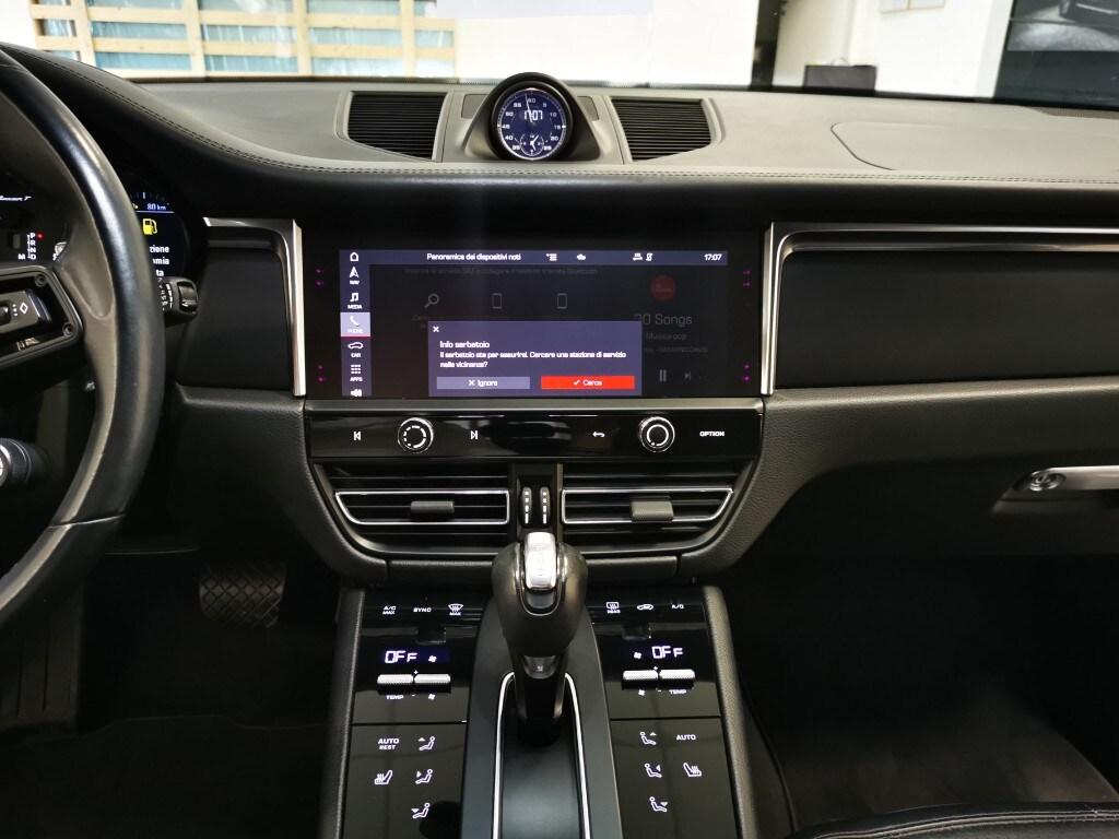 PORSCHE Macan 2.0 T