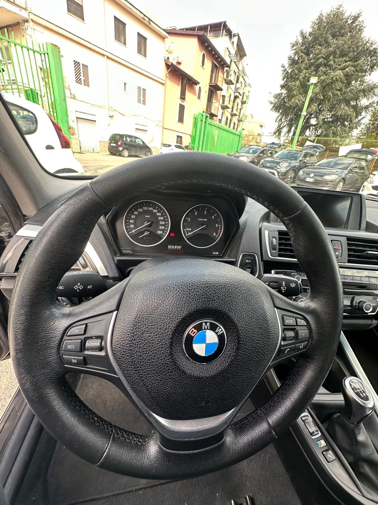 Bmw 116 116d 5p. Urban