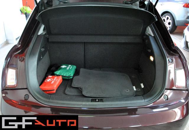 Audi A1 A1 I 2010 3p 1.6 tdi Attraction 105cv