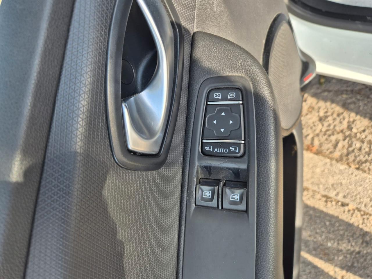 Renault Clio dCi 8V 90 CV Start&Stop 5 porte Energy Duel