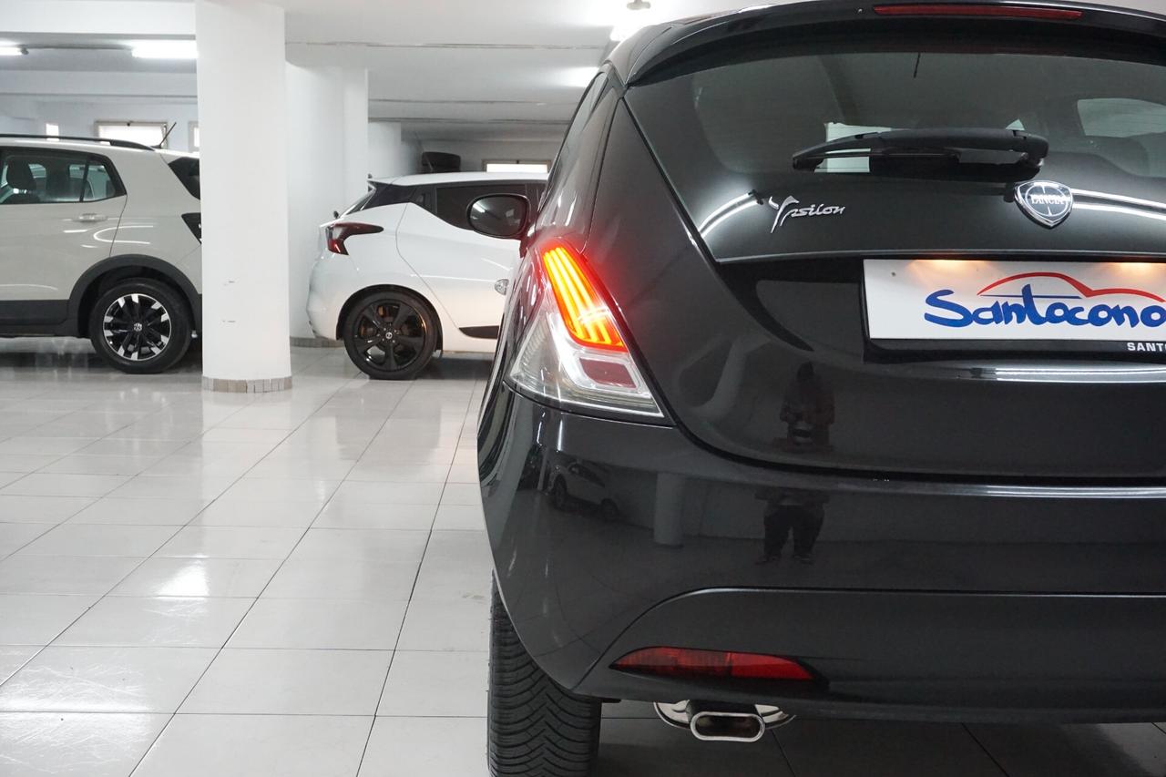 Lancia Ypsilon 1.2 69 CV 5 porte Silver