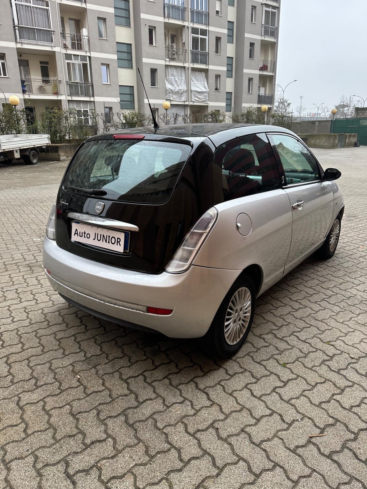 Lancia Ypsilon 1.2 Argento
