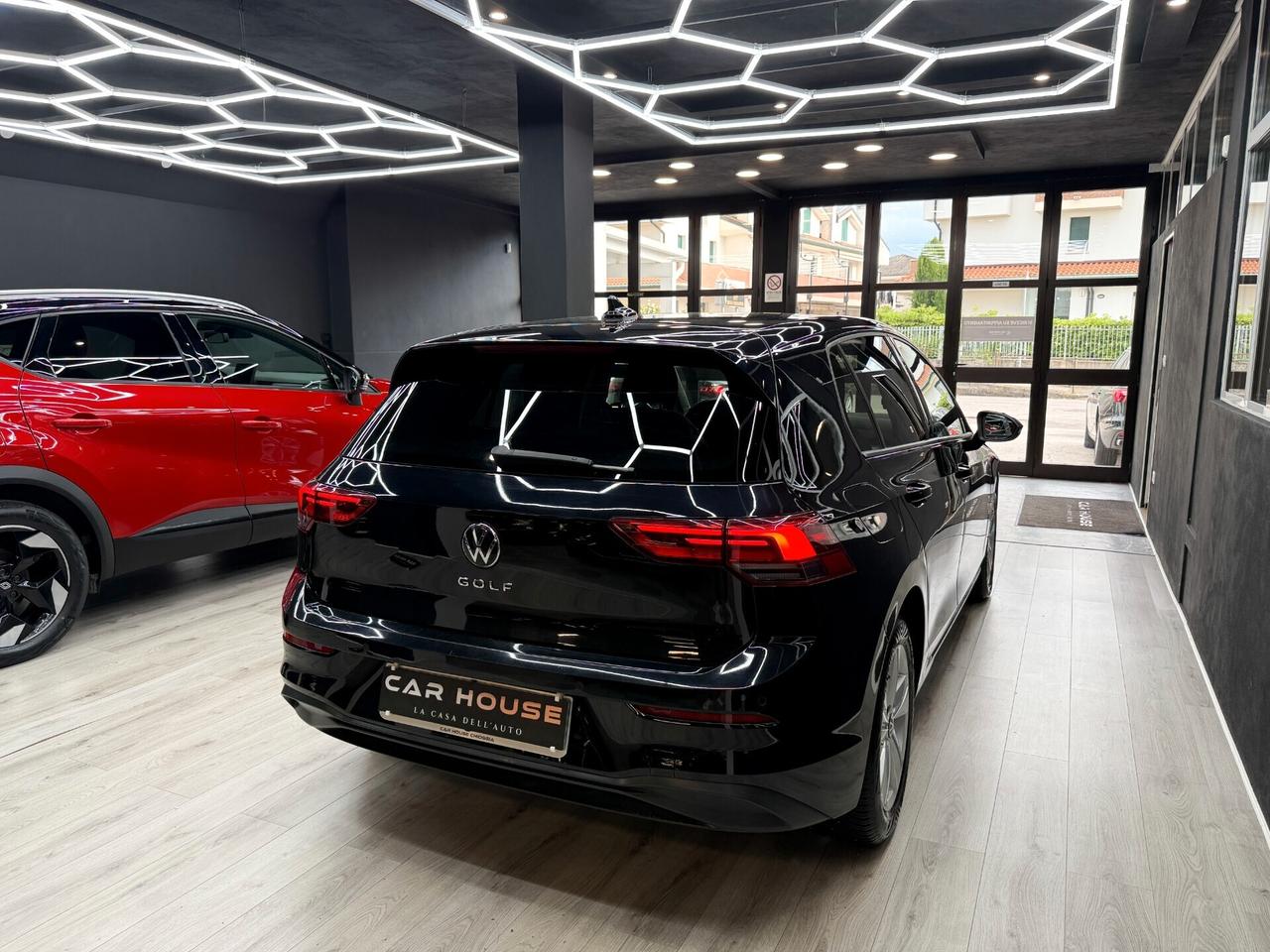 Volkswagen Golf 8 2.0 TDI 150CV DSG