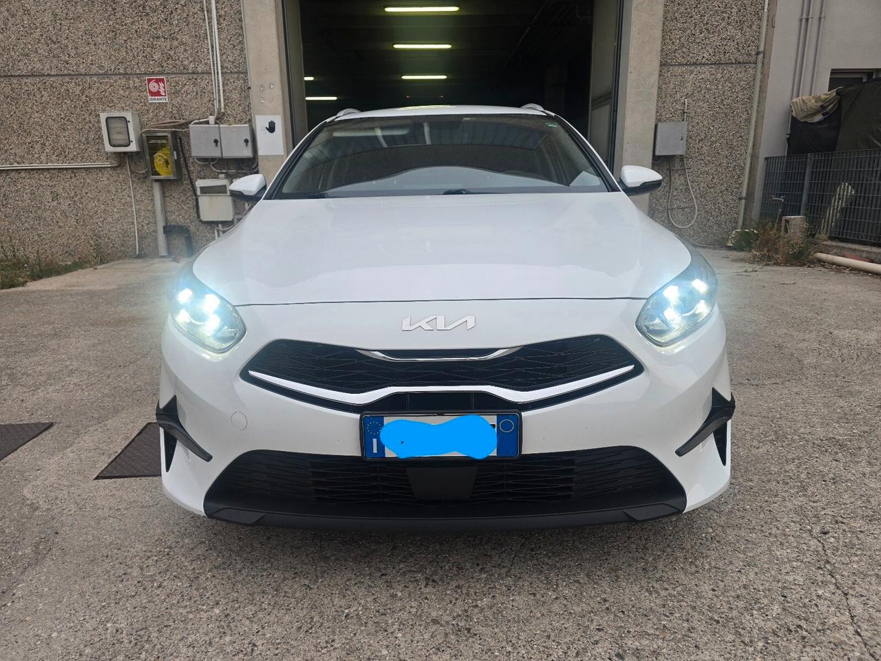 Kia Ceed Sportswagon 1.6 CRDi 136 CV MHEV DCT SW Business