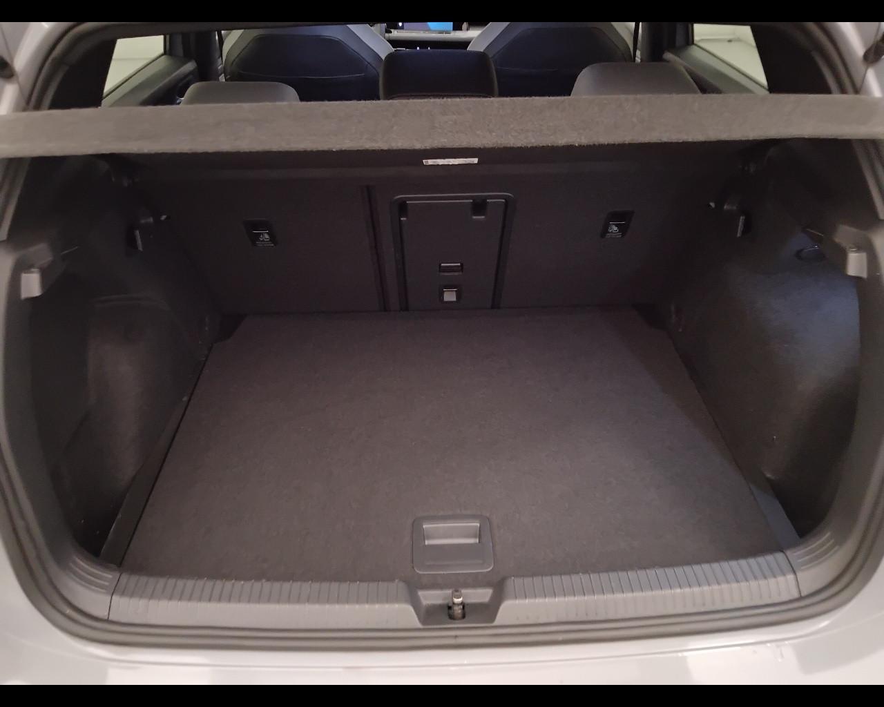 VOLKSWAGEN Golf VIII 2020 - Golf 1.5 tsi evo R-Line 130cv